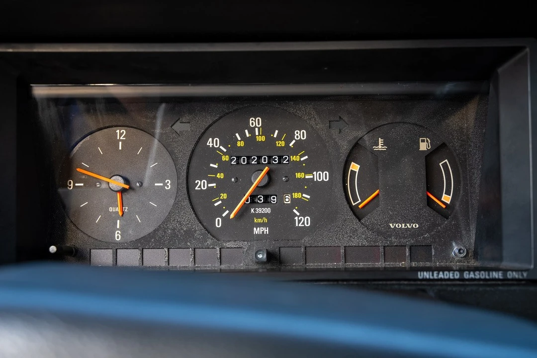 1993 Volvo 245 - Image 16 of 21