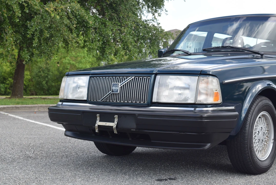 1993 Volvo 245 - Image 18 of 31