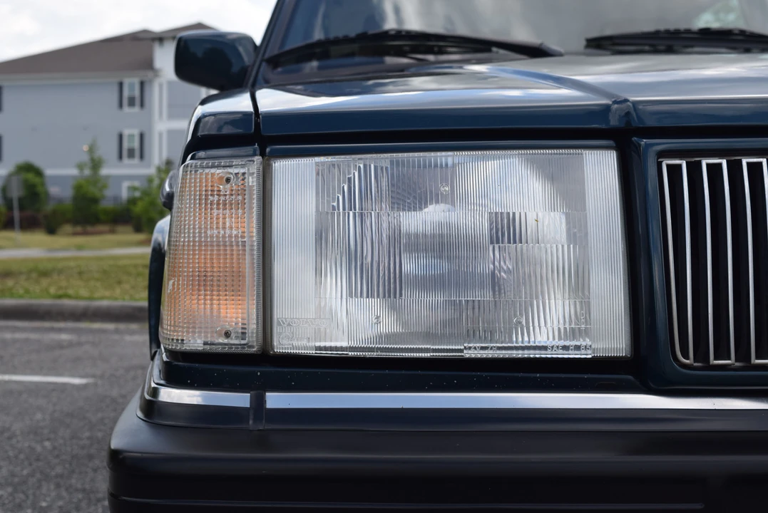 1993 Volvo 245 - Image 19 of 31