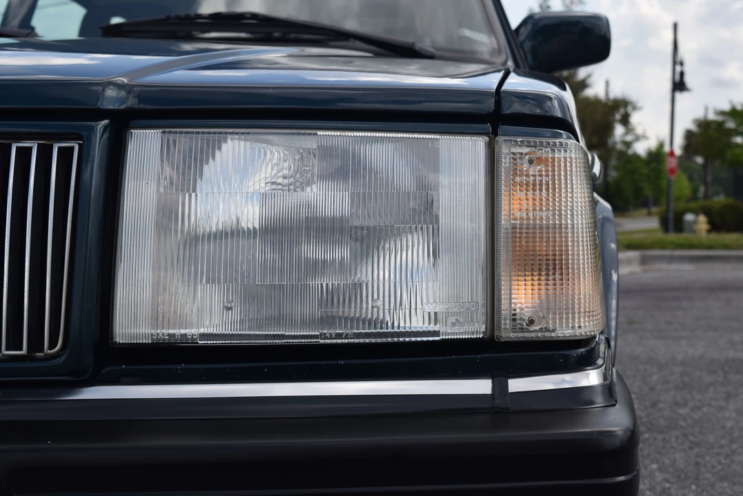 1993 Volvo 245 - Image 20 of 31
