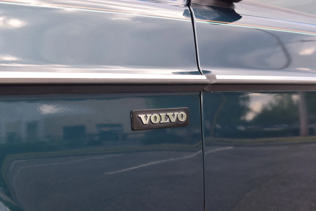 1993 Volvo 245 - Image 21 of 31