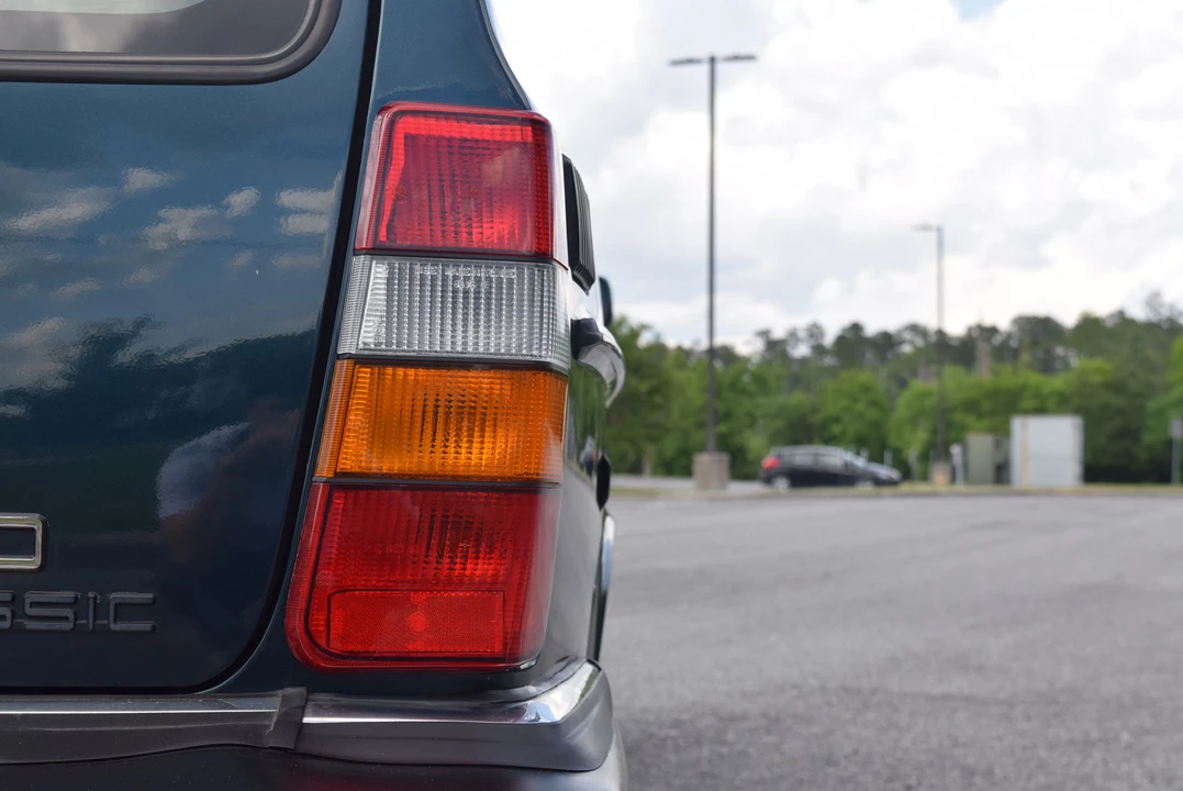1993 Volvo 245 - Image 25 of 31