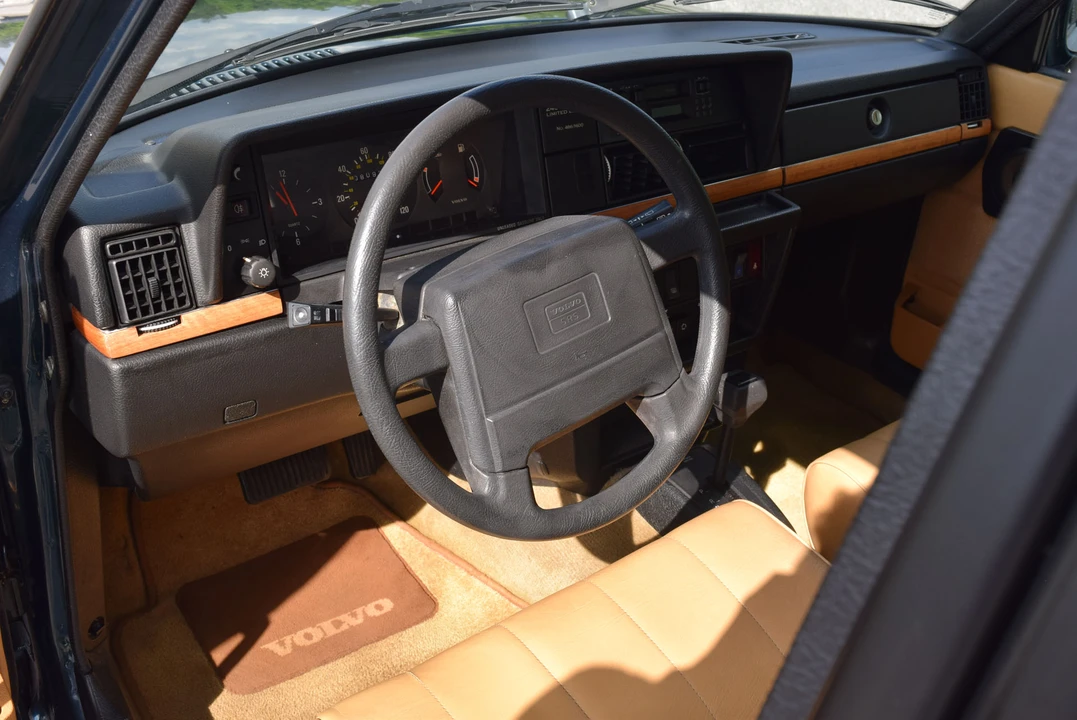 1993 Volvo 245 - Image 29 of 31