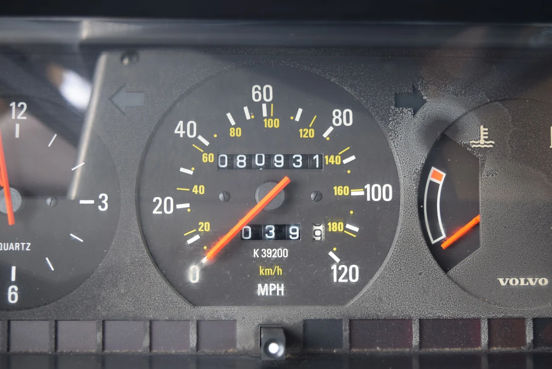 1993 Volvo 245 - Image 31 of 31