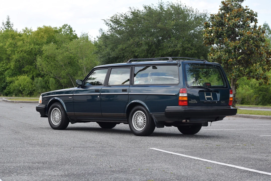 1993 Volvo 245 - Image 4 of 31