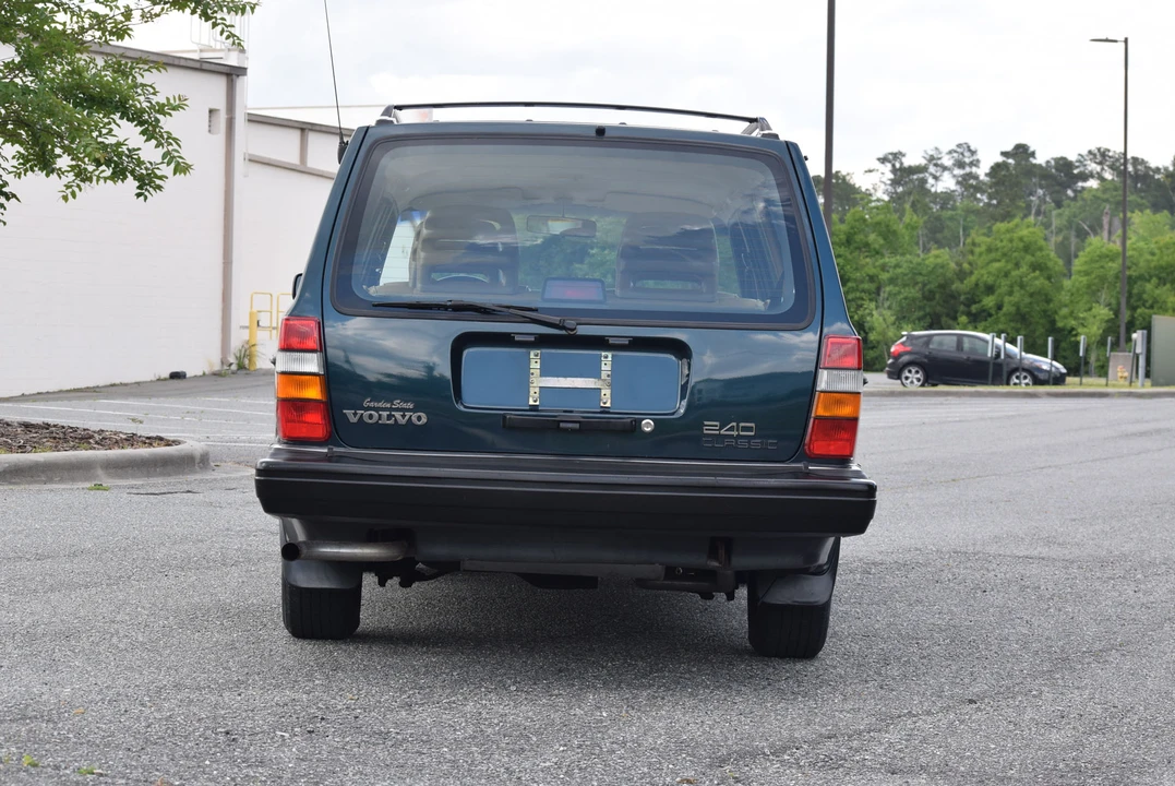 1993 Volvo 245 - Image 5 of 31