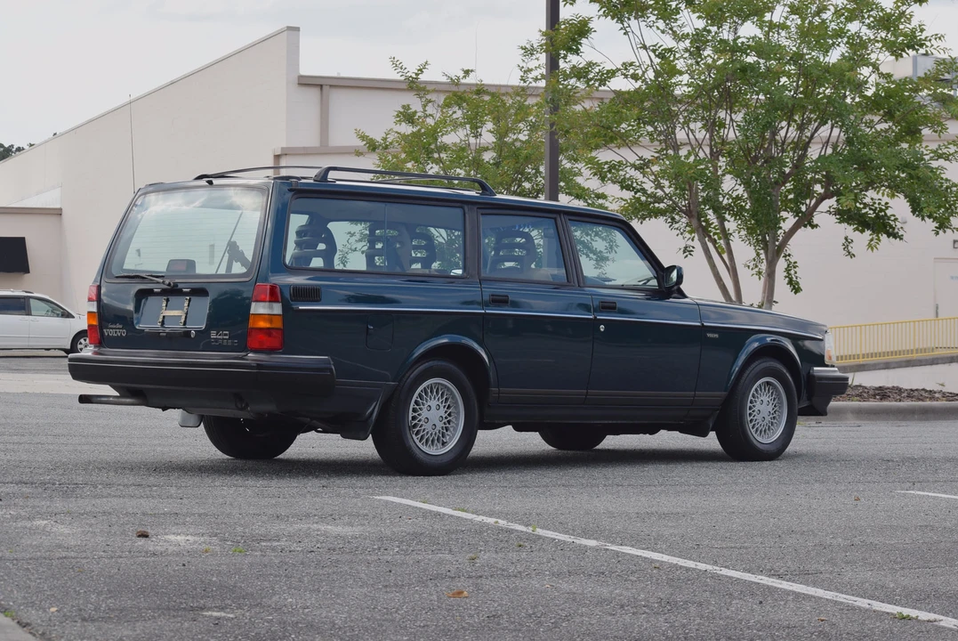 1993 Volvo 245 - Image 6 of 31