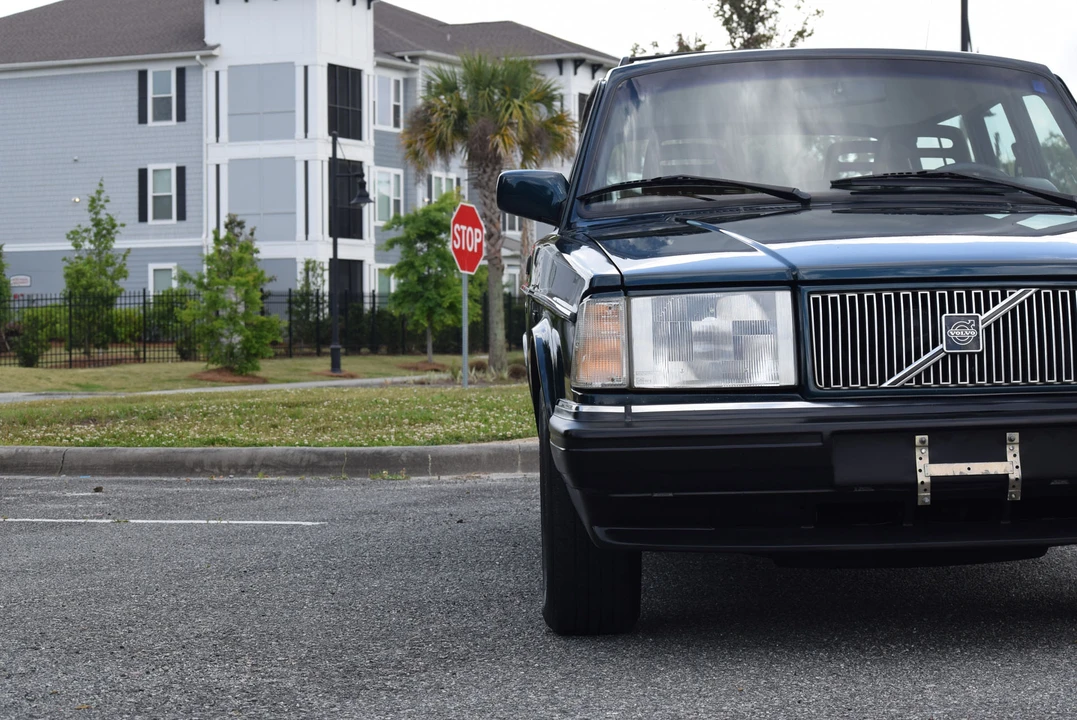 1993 Volvo 245 - Image 7 of 31