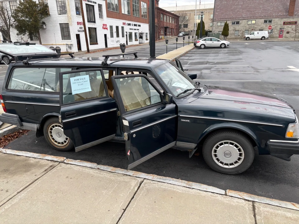 1993 Volvo 200 Series - Image 11 of 14