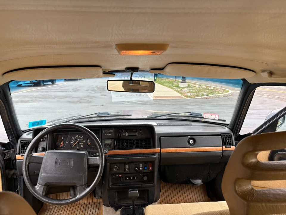 1993 Volvo 200 Series - Image 6 of 14