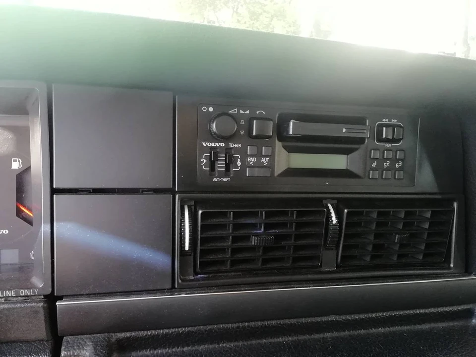1993 Volvo 244 - Image 11 of 18