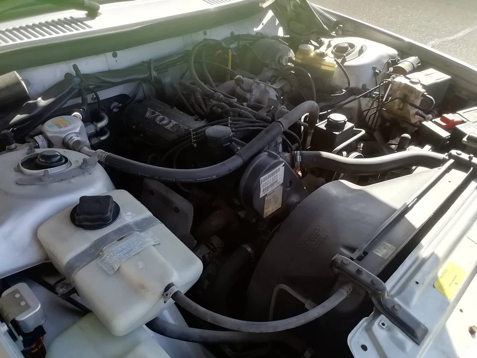 1993 Volvo 244 - Image 8 of 18