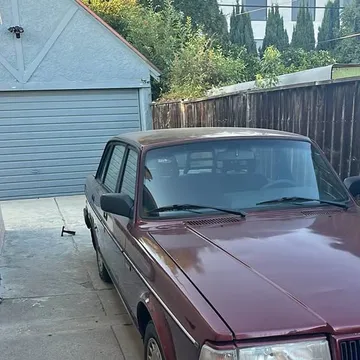 1993 Volvo 240 GL Sedan 4D