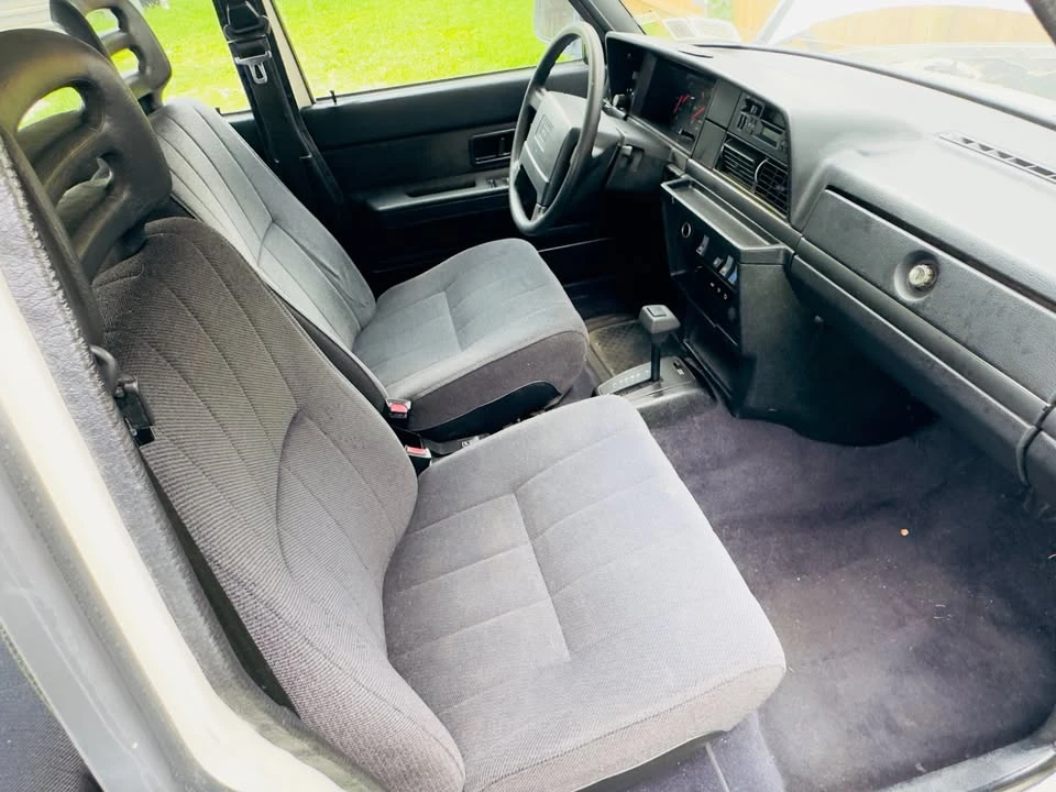 1993 Volvo 244 - Image 8 of 18