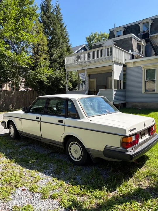 1993 Volvo 244 - Image 3 of 18