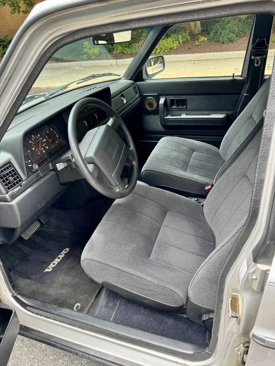 1993 Volvo 200 Series - Image 4 of 5