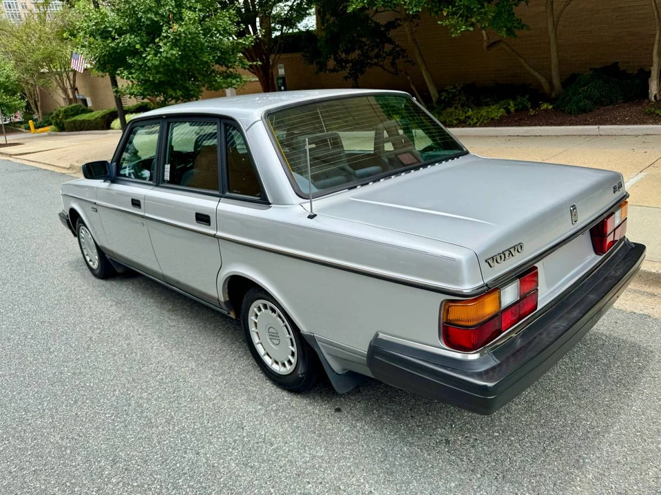 1993 Volvo 200 Series - Image 3 of 5