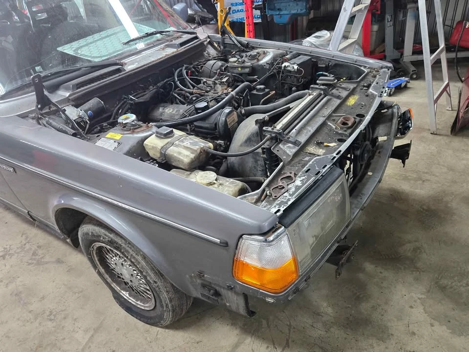 1993 Volvo 244 - Image 18 of 18