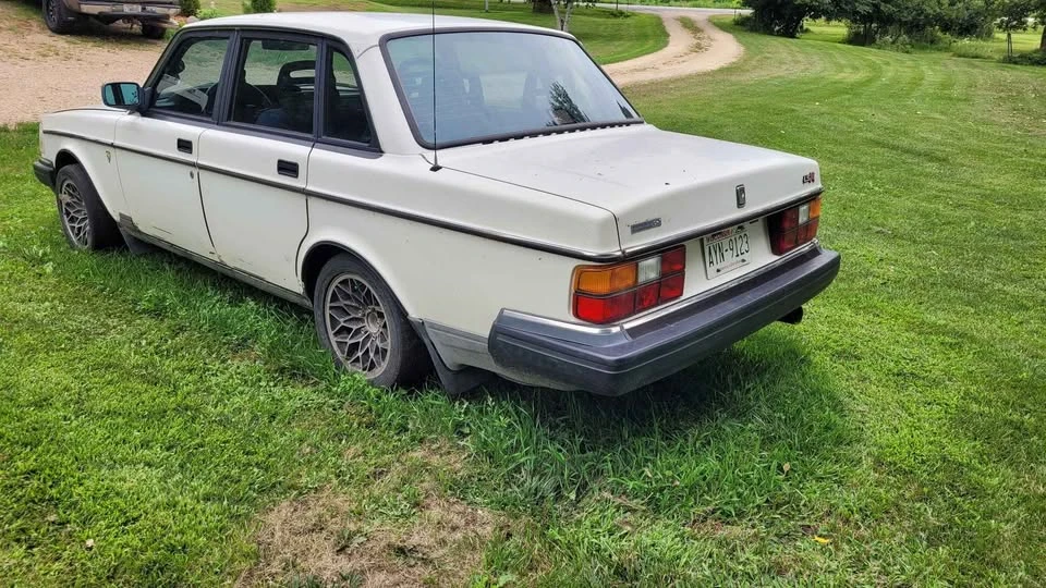 1993 Volvo 244 - Image 2 of 10