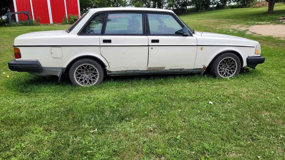 1993 Volvo 244 - Image 3 of 10