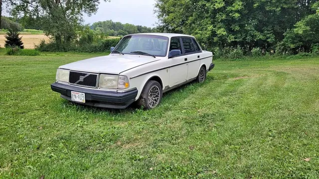 1993 Volvo 240 Sedan 4D