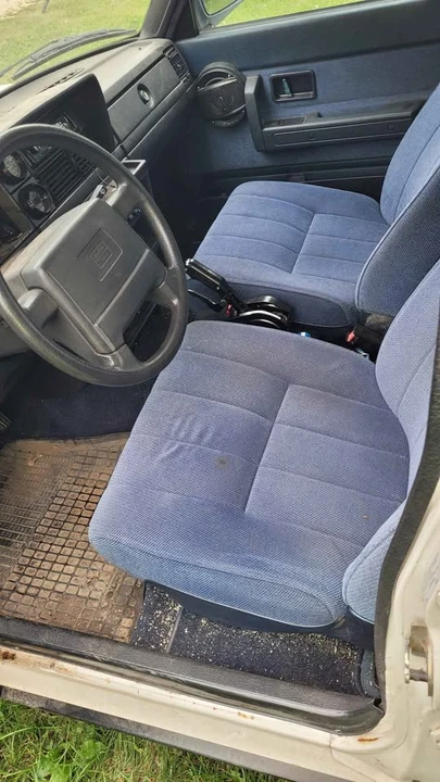 1993 Volvo 244 - Image 6 of 10