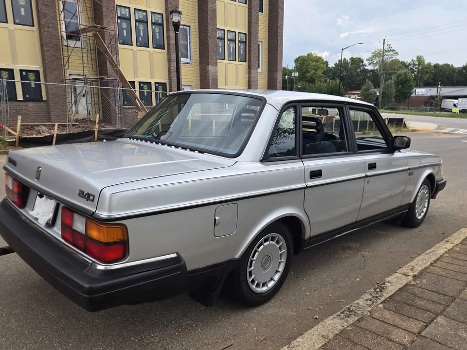 1993 Volvo 244 - Image 6 of 20