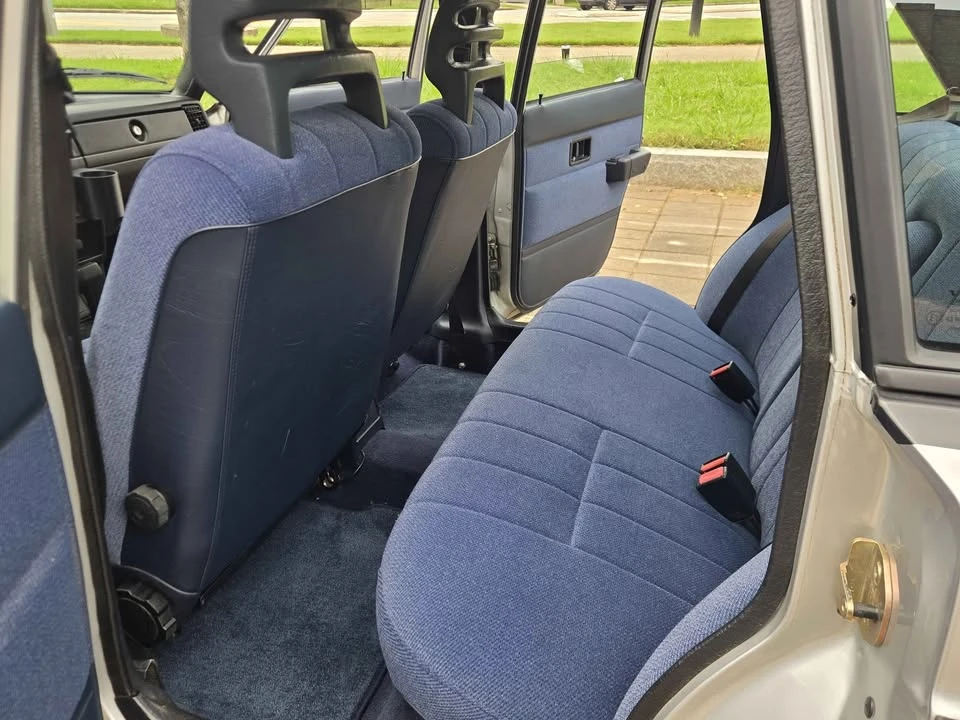 1993 Volvo 244 - Image 16 of 20