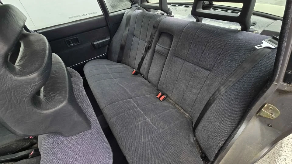 1993 Volvo 244 - Image 10 of 16