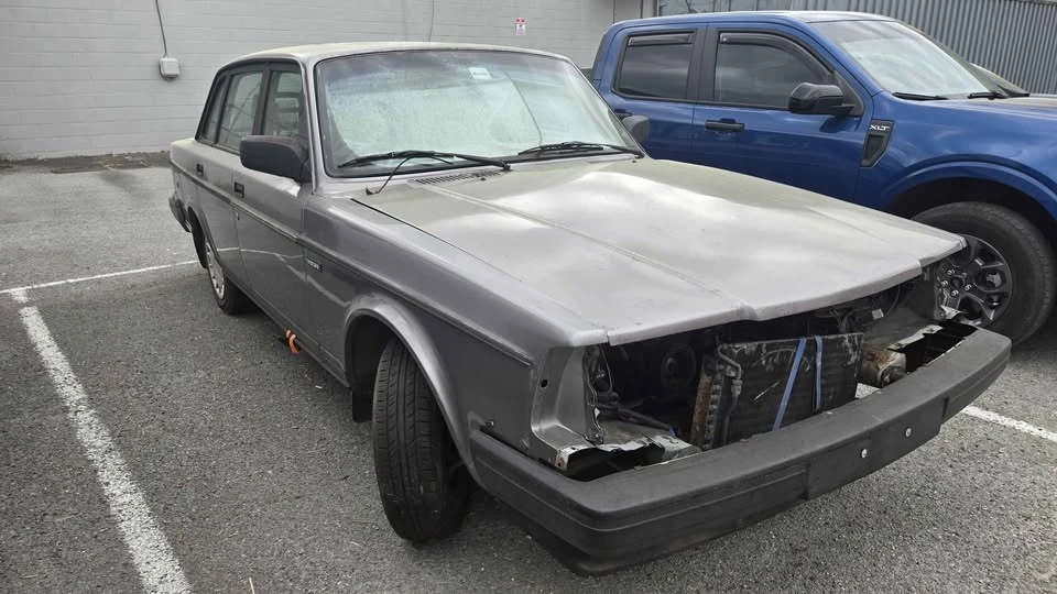 1993 Volvo 244 - Image 4 of 16