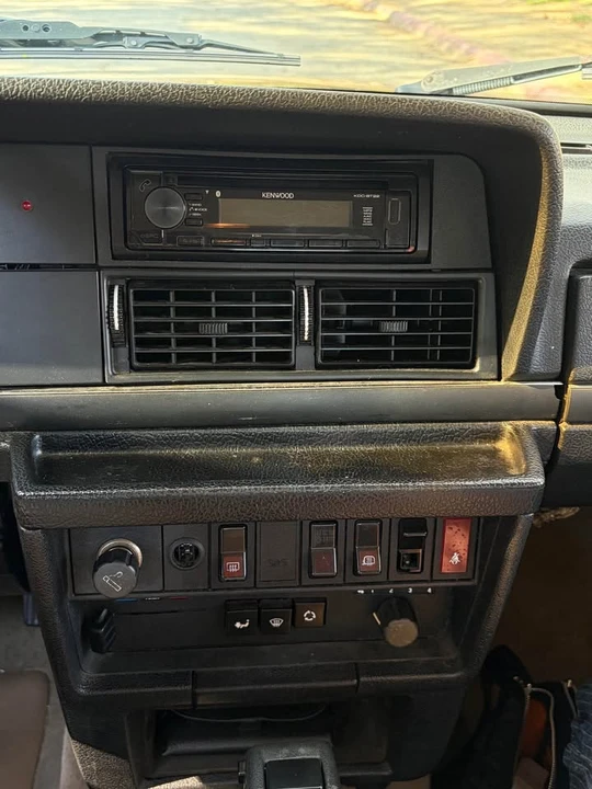 1993 Volvo 244 - Image 7 of 8