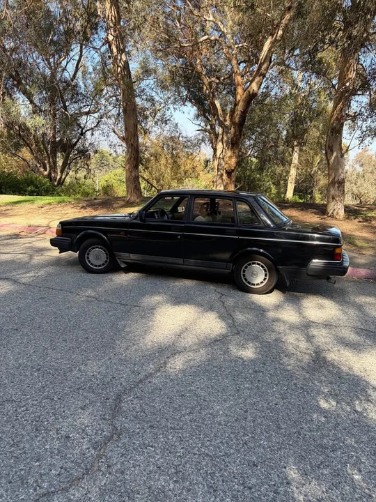 1993 Volvo 244 - Image 3 of 8