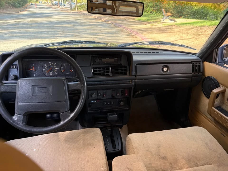 1993 Volvo 244 - Image 5 of 8