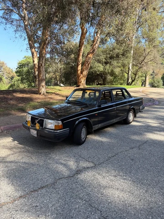 1993 Volvo 244 - Image 2 of 8