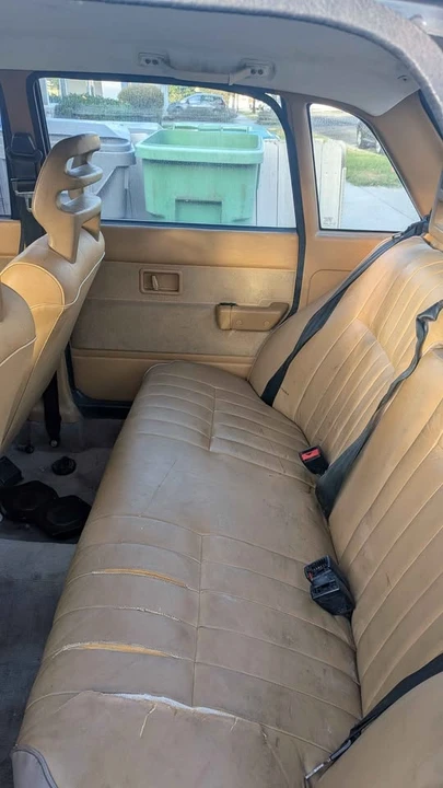 1993 Volvo 244 - Image 7 of 7