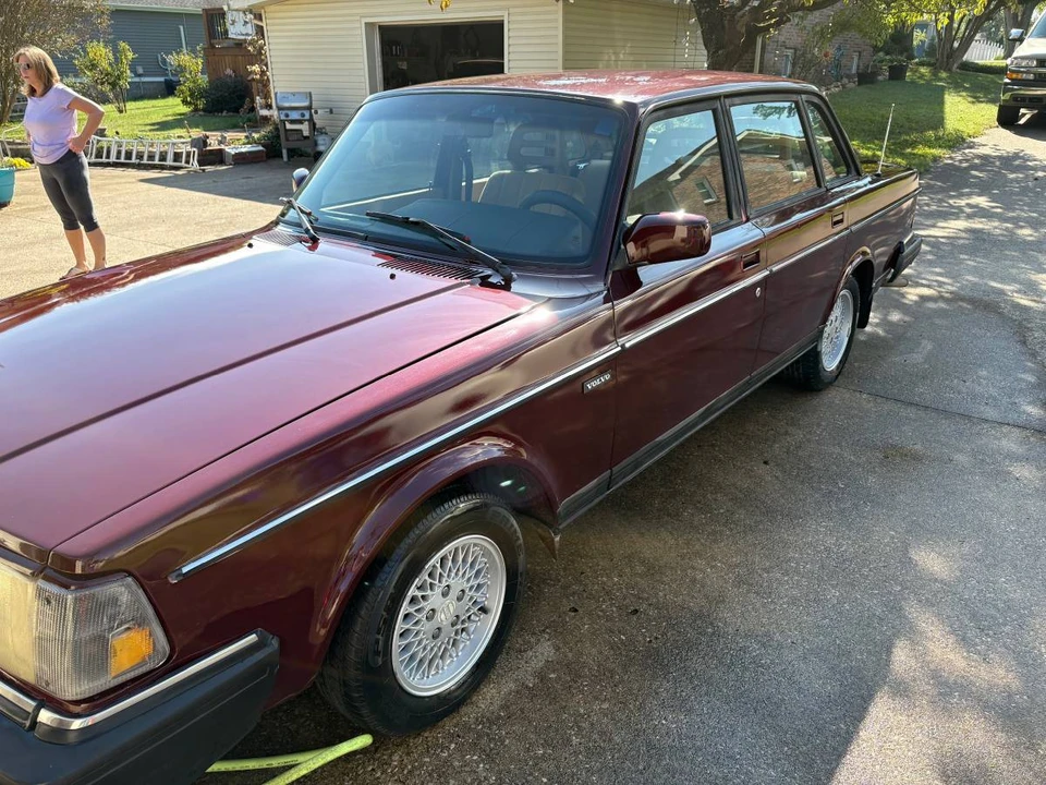 1993 Volvo 244 - Image 3 of 4