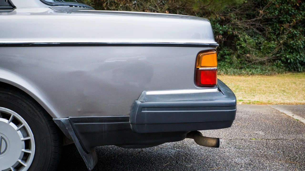 1993 Volvo 244 - Image 27 of 31