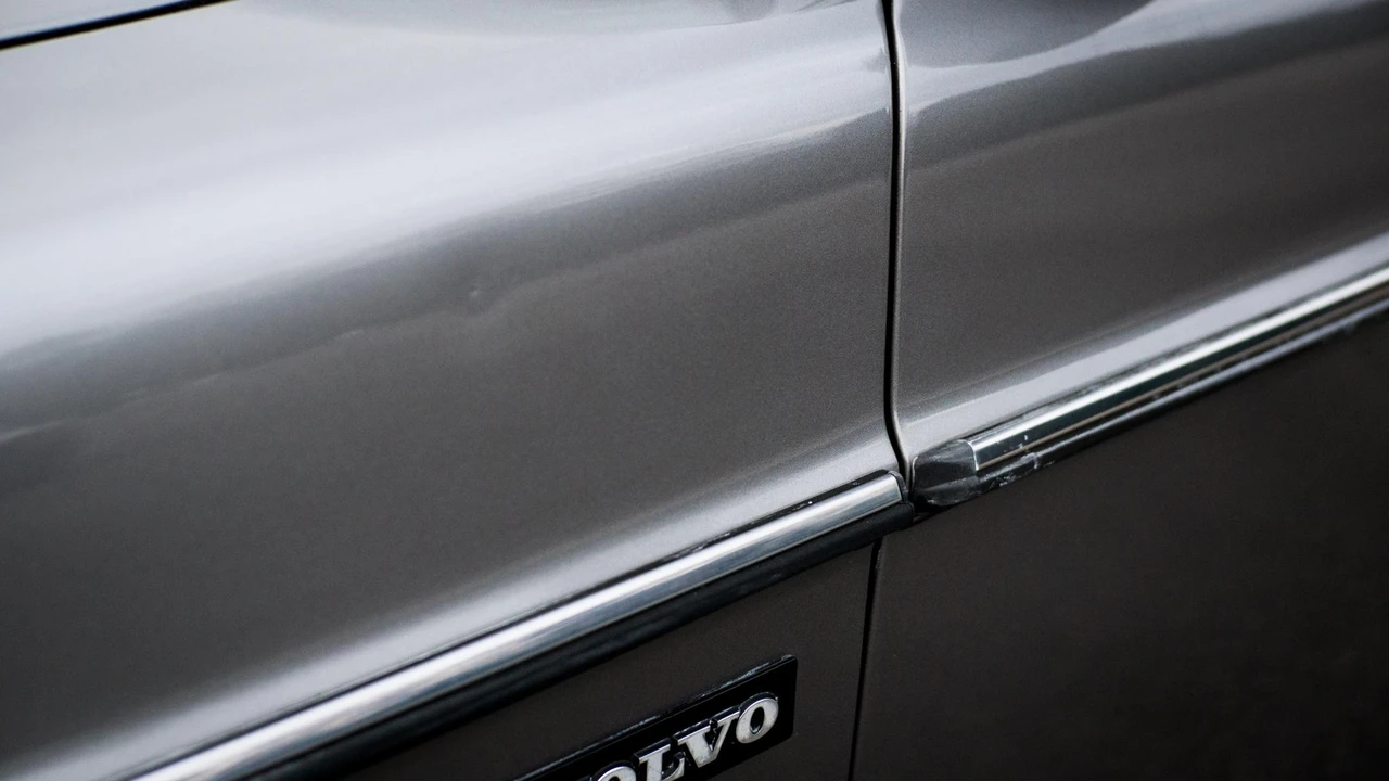 1993 Volvo 244 - Image 23 of 31