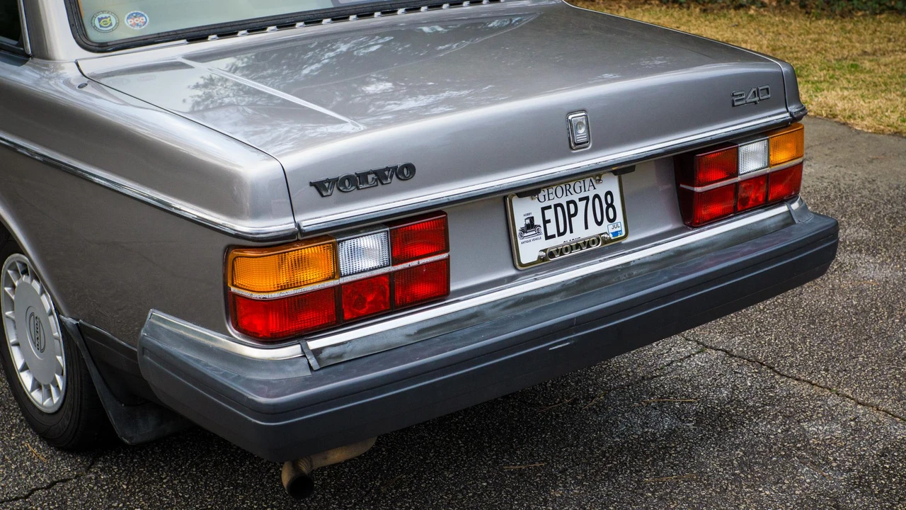 1993 Volvo 244 - Image 28 of 31