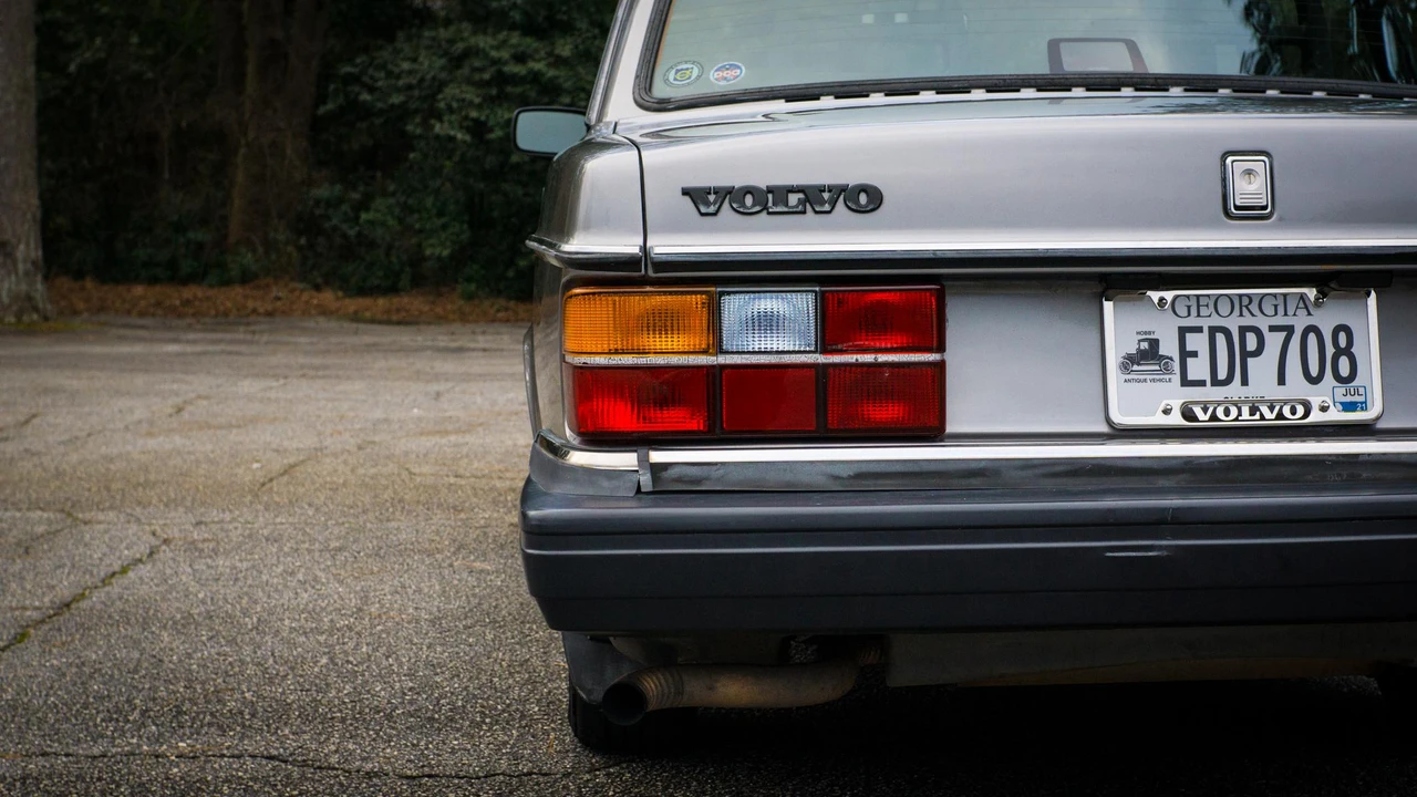 1993 Volvo 244 - Image 31 of 31