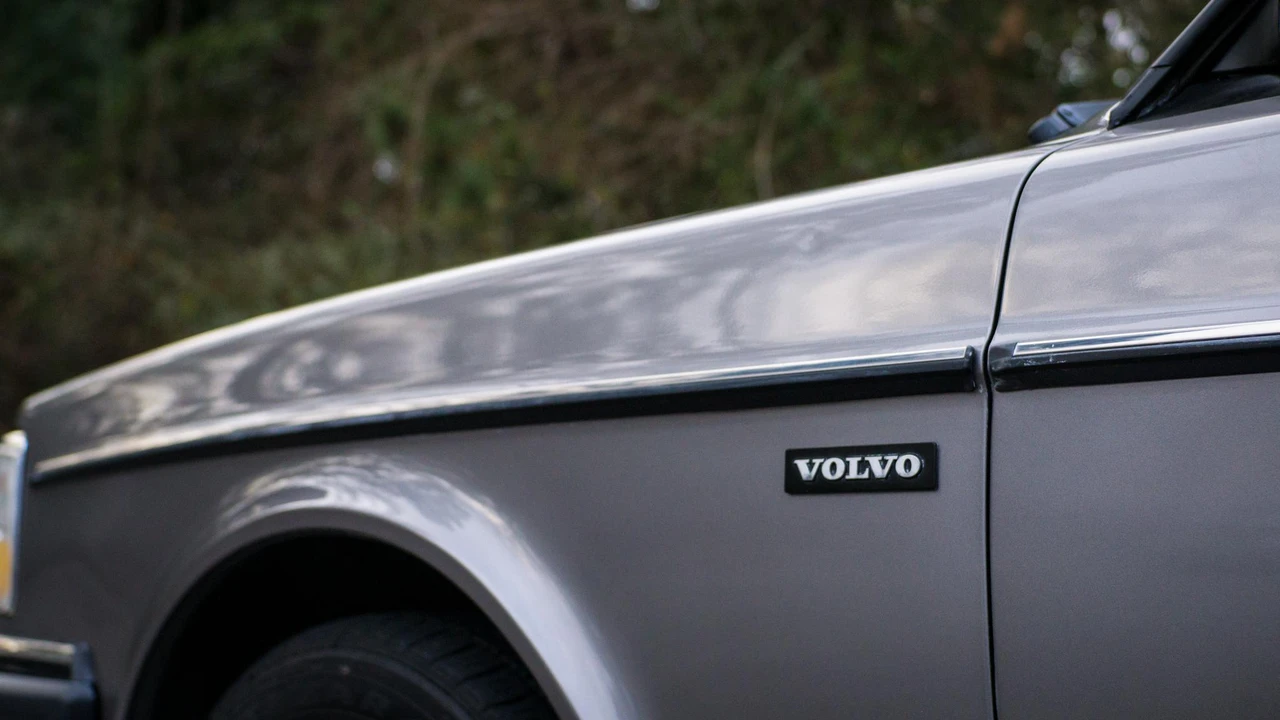 1993 Volvo 244 - Image 25 of 31