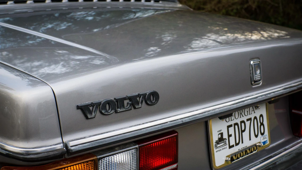 1993 Volvo 244 - Image 30 of 31