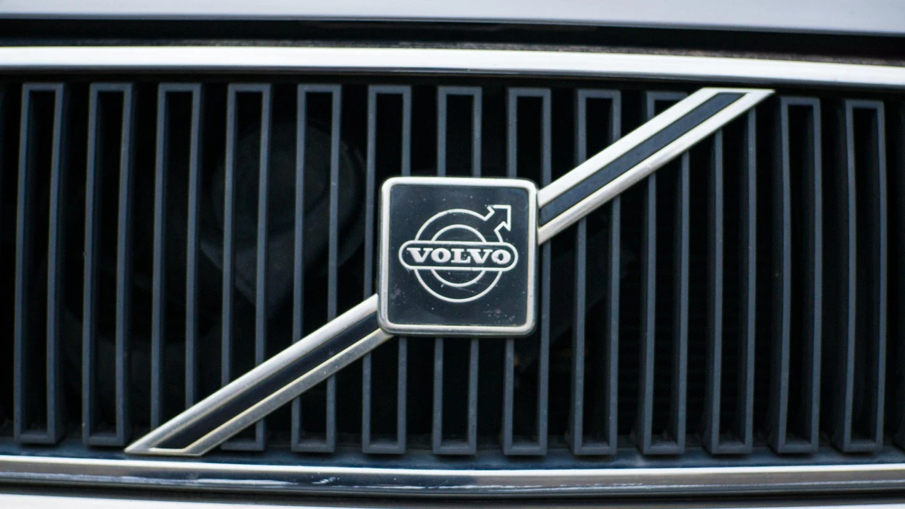 1993 Volvo 244 - Image 18 of 31