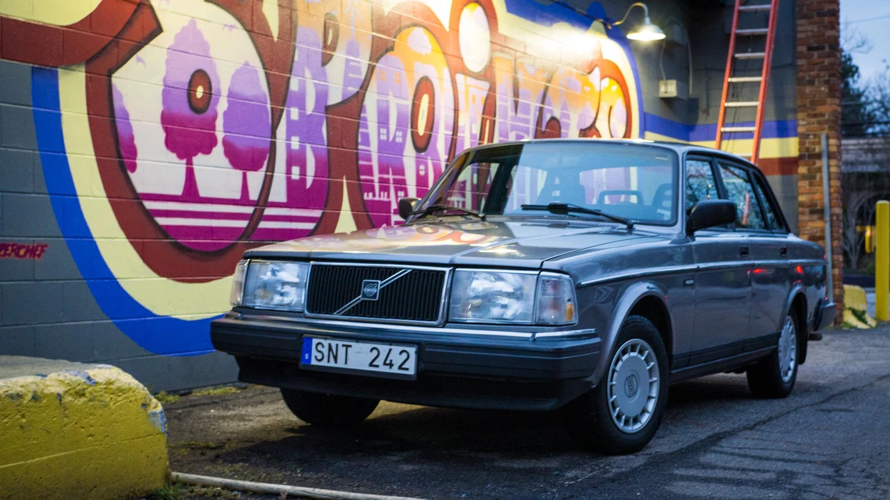 1993 Volvo 244 - Image 6 of 31