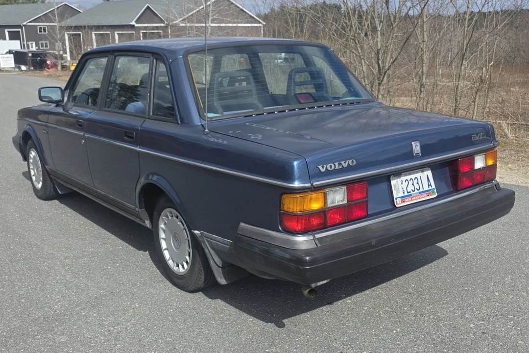 1993 Volvo 244 - Image 2 of 7