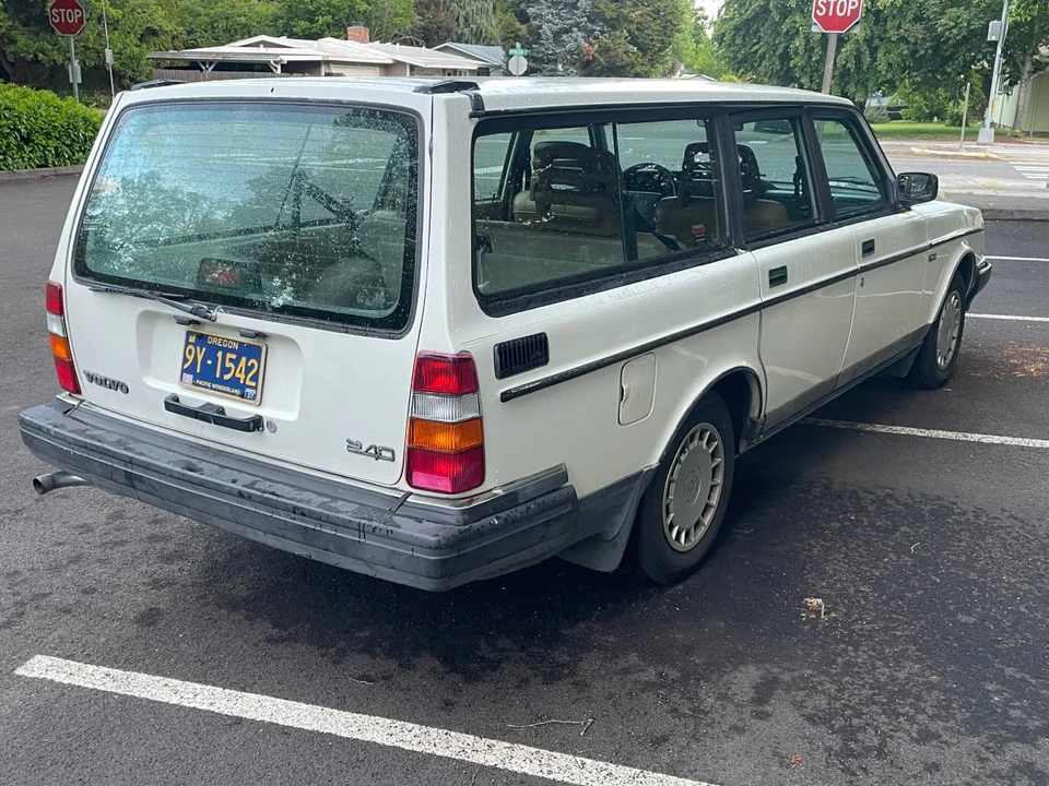 1993 Volvo 245 - Image 3 of 8