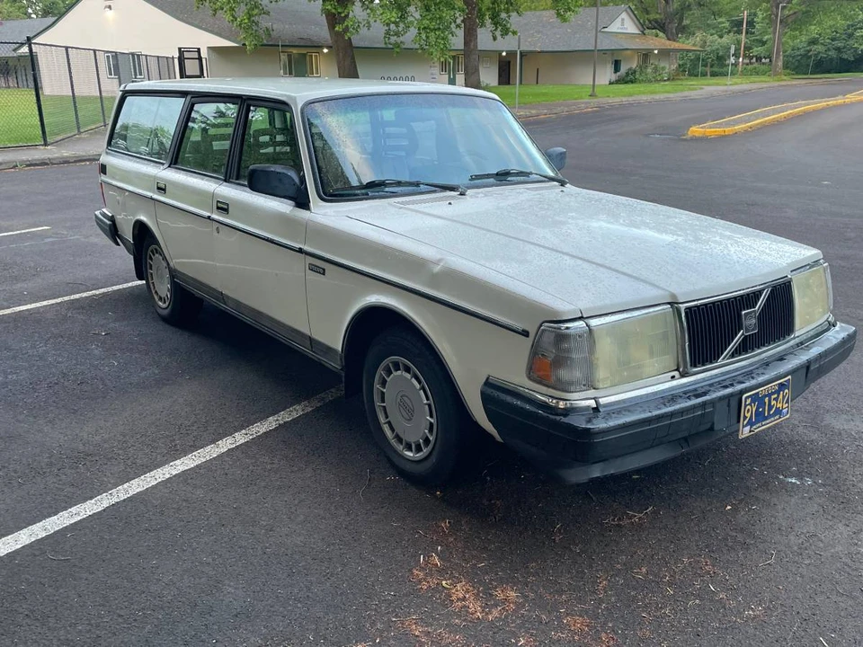 1993 Volvo 245 - Image 2 of 8