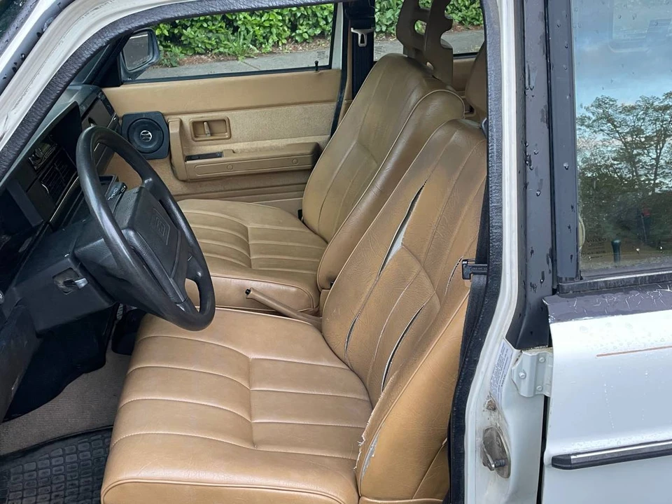 1993 Volvo 245 - Image 5 of 8