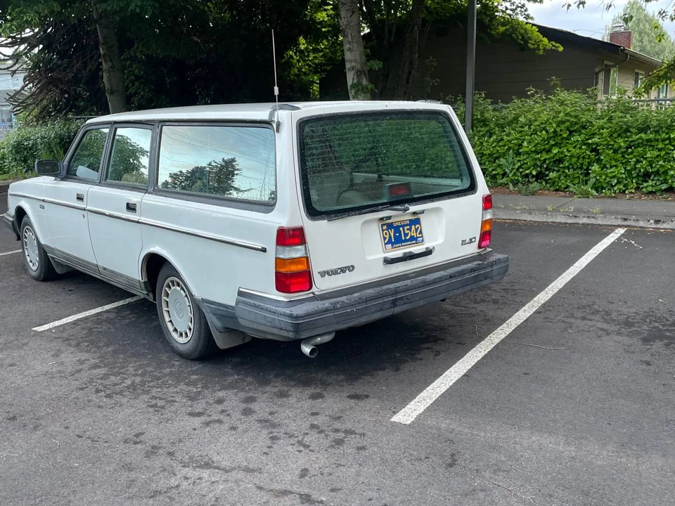 1993 Volvo 245 - Image 4 of 8