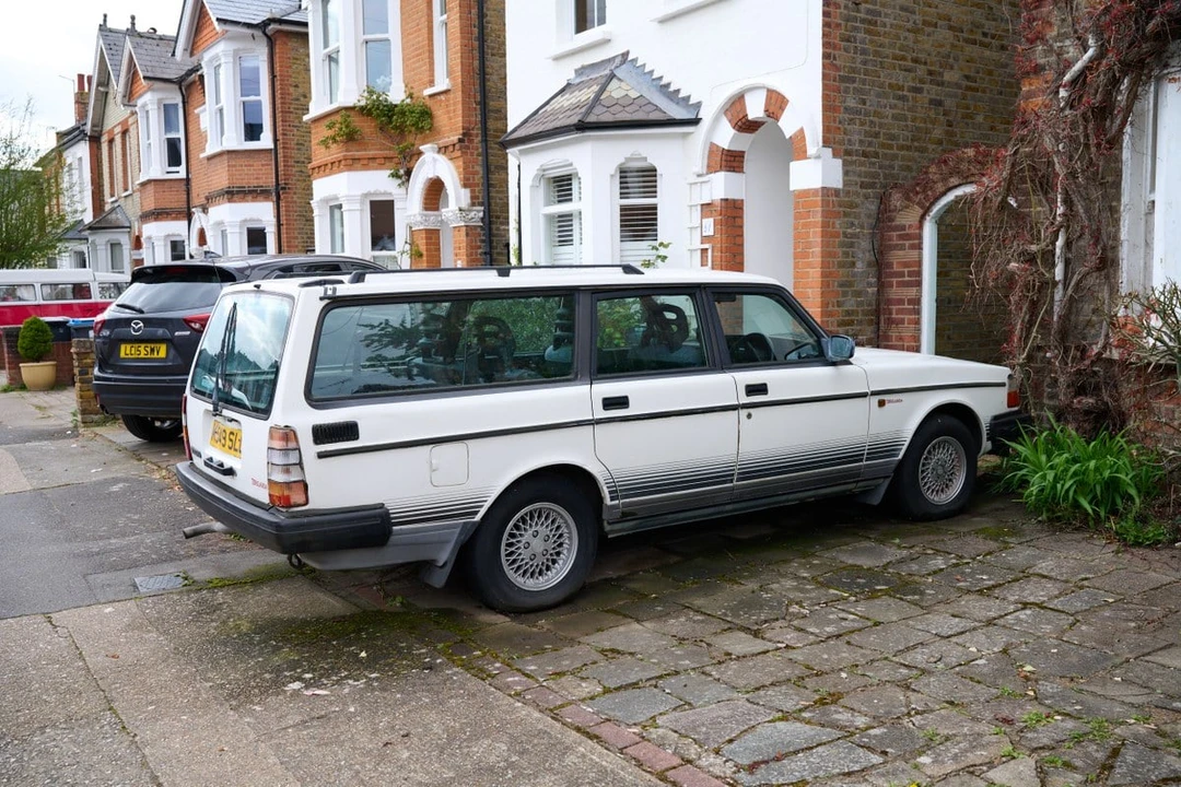 1993 Volvo 200 Series - Image 4 of 30